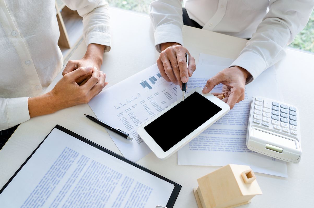 Financial Advisor 03